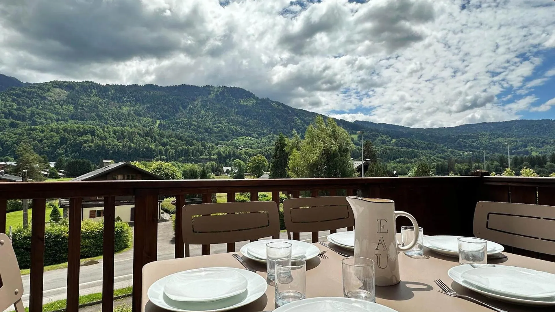 Apartment Duplex Spacieux Avec Piscine Couverte, Balcon Et Parking, A 300M Du Centre Et Proche Des Pistes - Fr-1-624-137 Samoens
