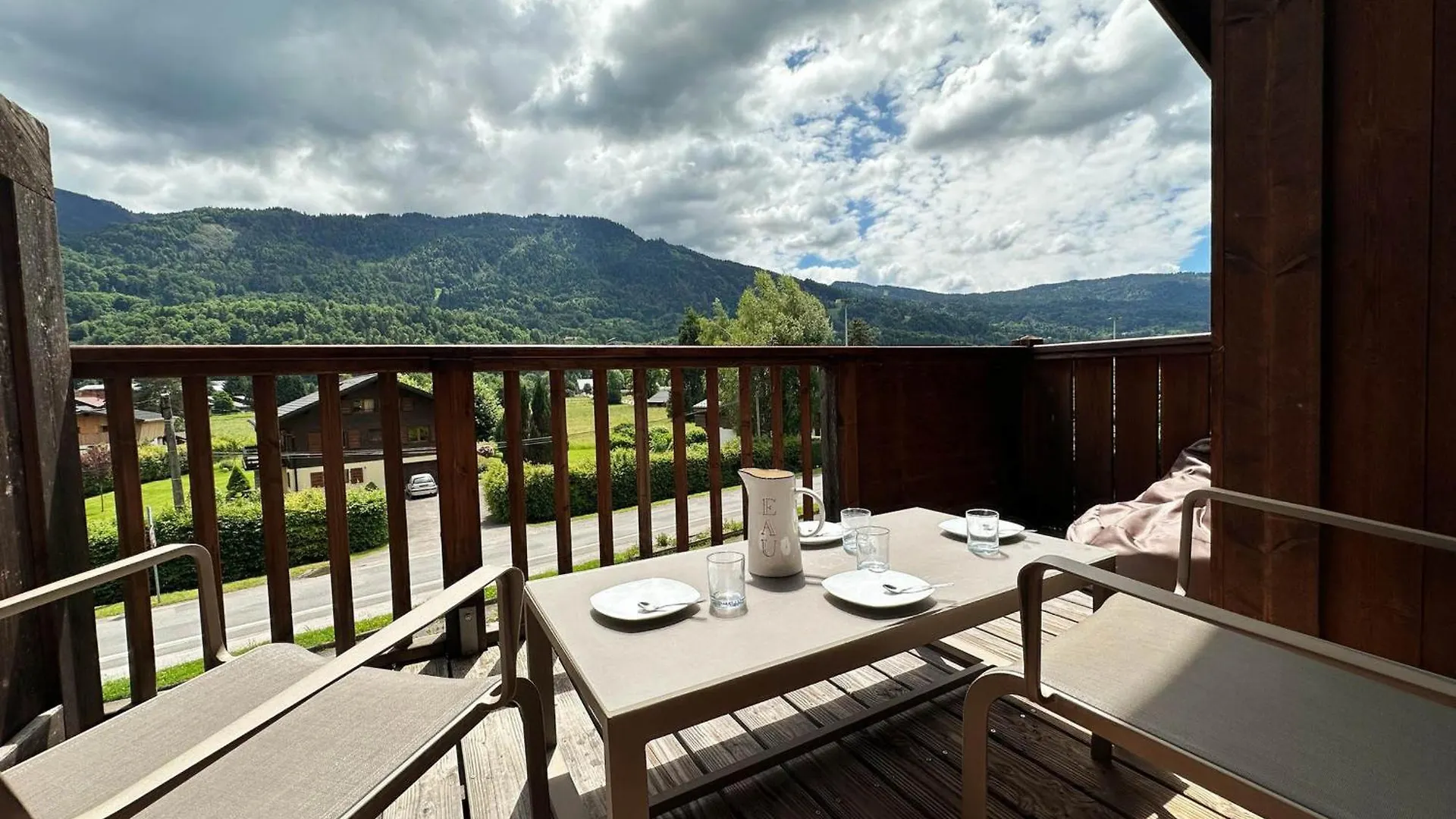 Apartment Duplex Spacieux Avec Piscine Couverte, Balcon Et Parking, A 300M Du Centre Et Proche Des Pistes - Fr-1-624-137 Samoens