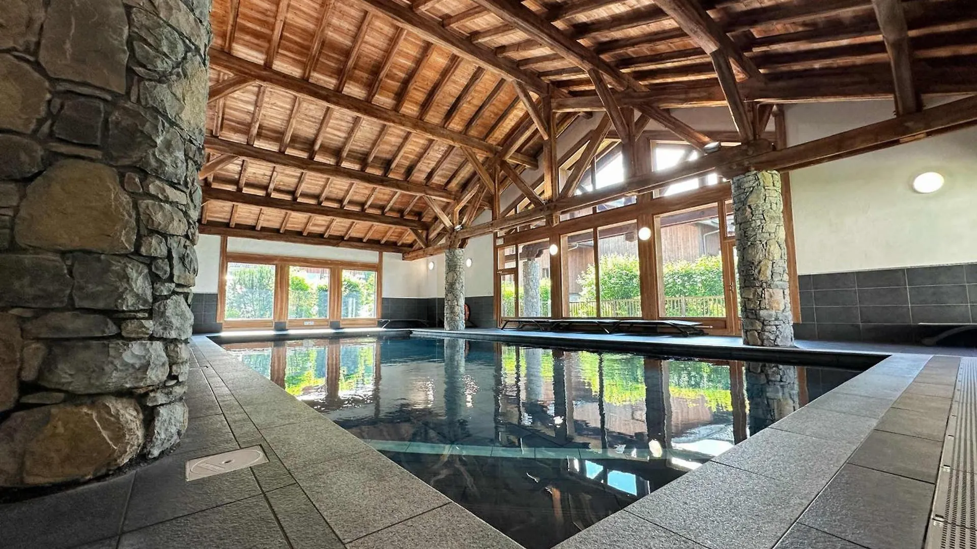Apartment Duplex Spacieux Avec Piscine Couverte, Balcon Et Parking, A 300M Du Centre Et Proche Des Pistes - Fr-1-624-137 Samoens France