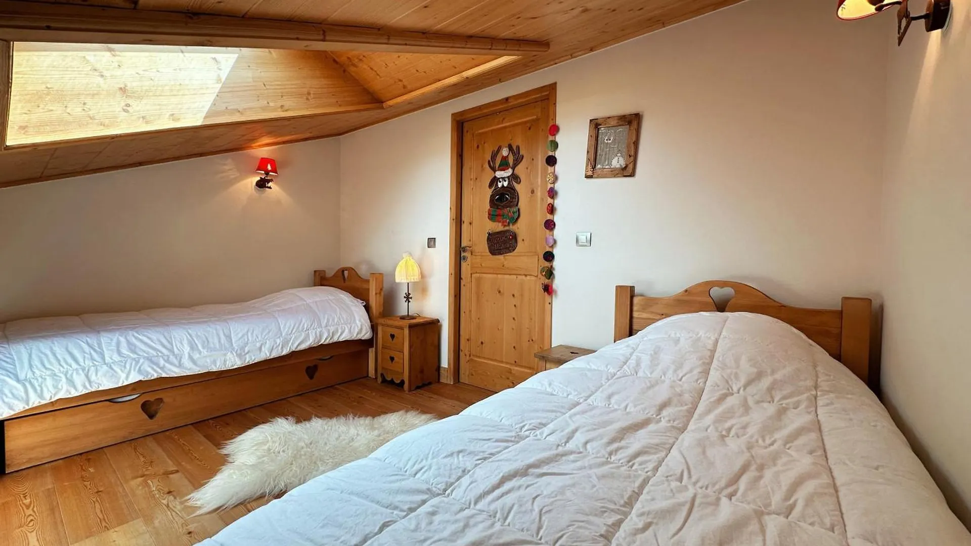 Duplex Spacieux Avec Piscine Couverte, Balcon Et Parking, A 300M Du Centre Et Proche Des Pistes - Fr-1-624-137 Samoens